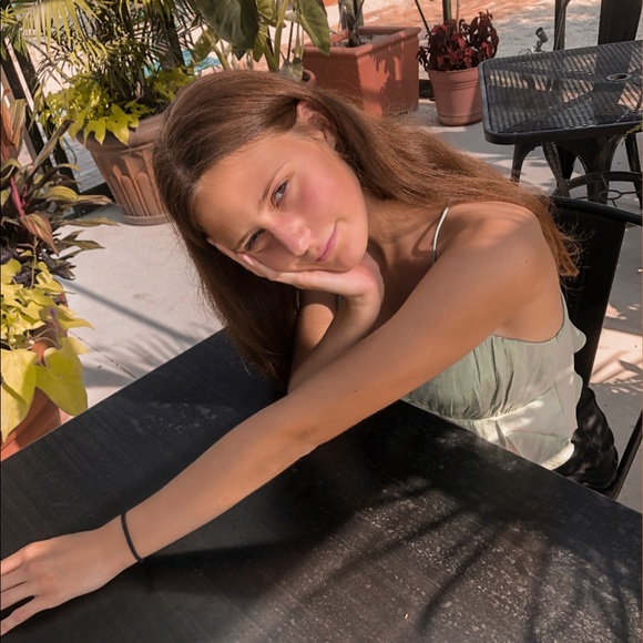 Meet your Posher, Courtney - Picture 3 of 4